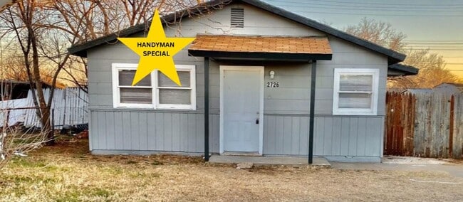 Building Photo - Handyman Special $0 First Month's Rent / “You fix, you SAVE BIG!!” Contact Mayshell for details: ...