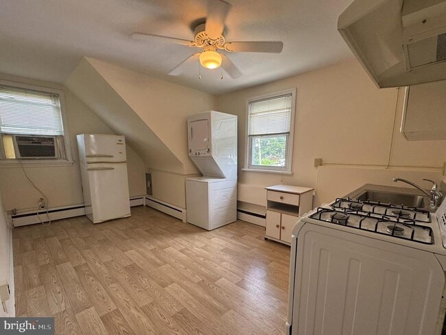 Photo - 410 Paoli Ave