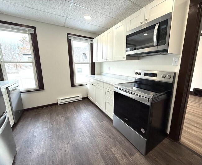 Photo - 752 McSorley St