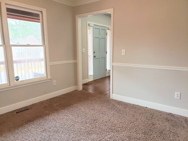 Photo - Beautiful 4BR Home In Established Neighborhood.