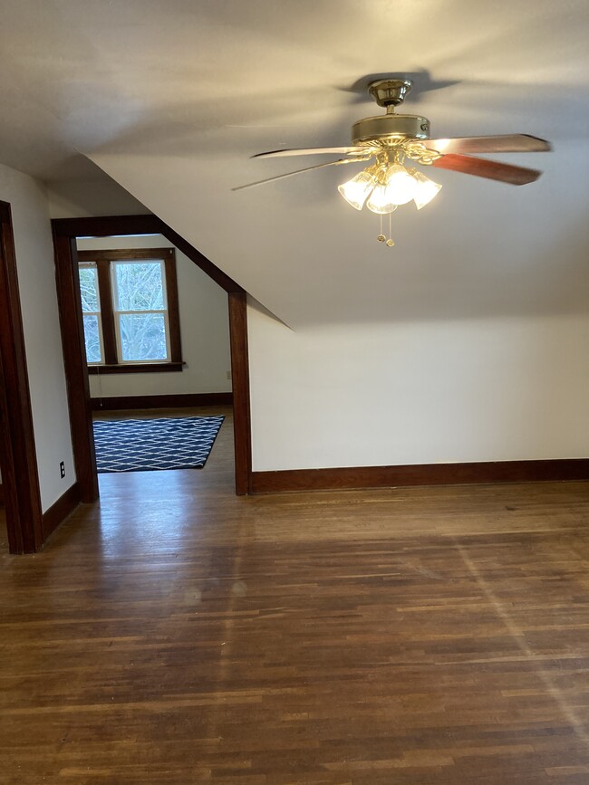 Building Photo - 1335 W 24th St Unit 2