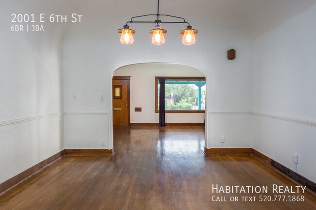 Photo - 2001 E 6th St