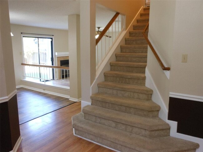 Photo - 8402 Siskin Cove