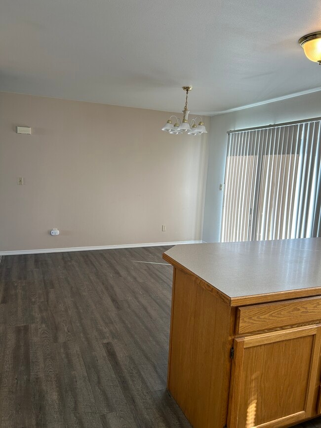 Photo - 405 Valleyview Ave