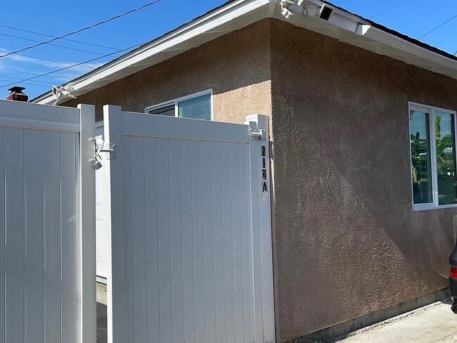 Photo - 612 W Orangethorpe Ave