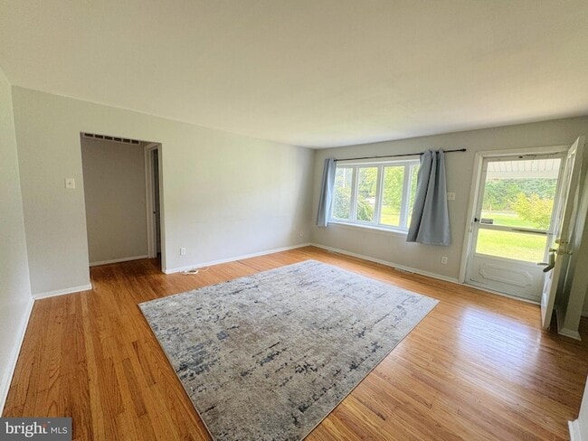 310 Fish Pond Rd
