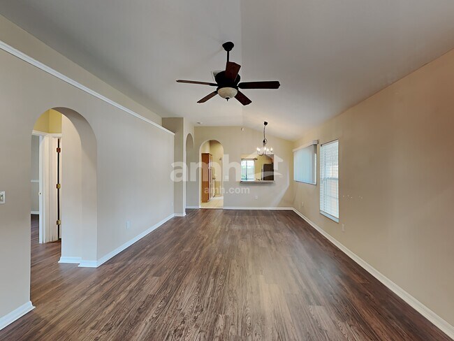 Photo - 6911 Exeter Park Pl