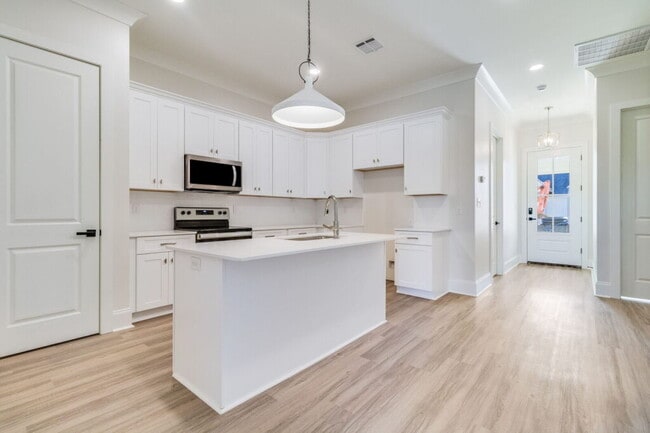 Photo - 310 Edsall Ln