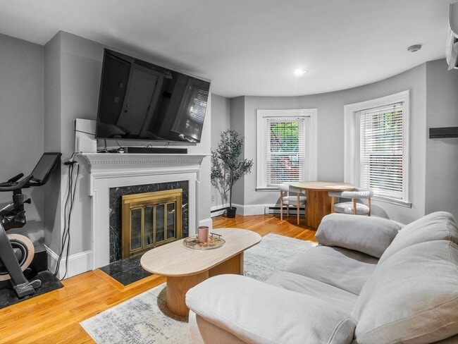 Photo - 19 Greenwich Pk Unit 2