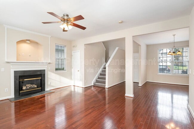 Photo - 17304 Commons Crossing Dr