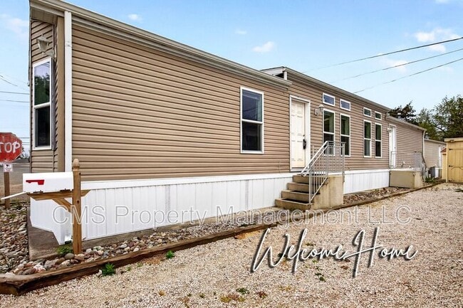 Building Photo - 15 W Redwood Ave