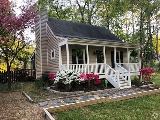 Building Photo - Cozy West Lake Hills Home