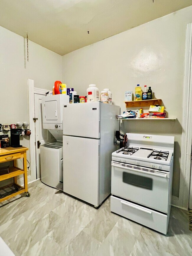 Photo - NEW KITCHEN & BATH REMODEL! Available Augu...