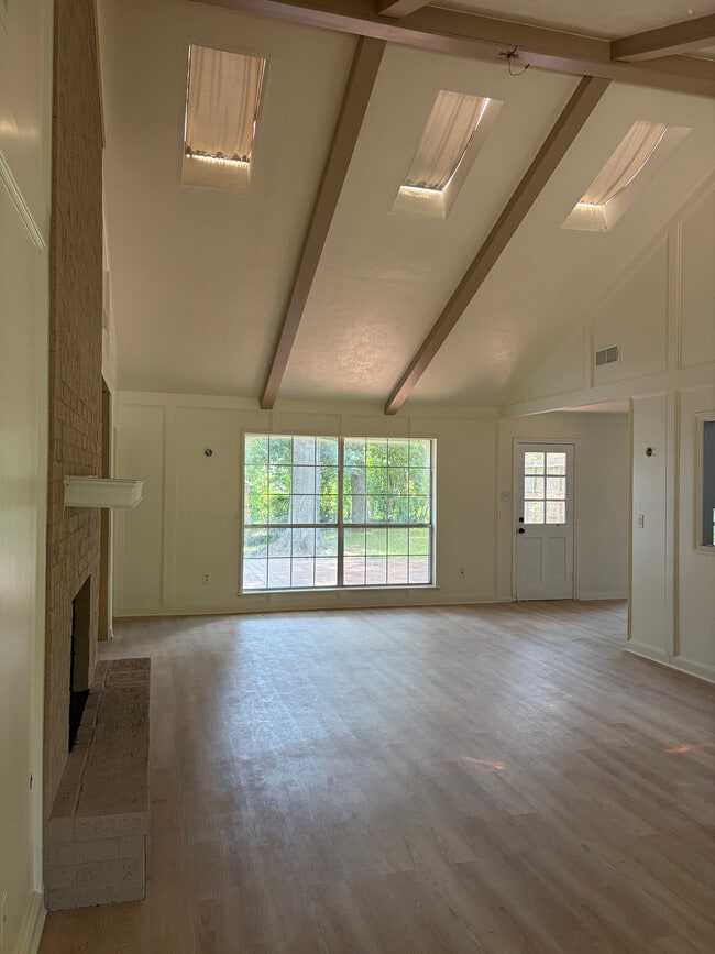 1111 Irish Dr