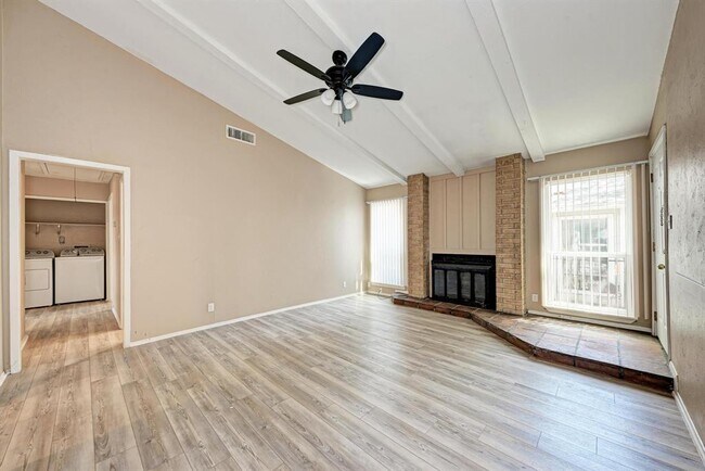 Photo - 1117 W Rundberg Ln