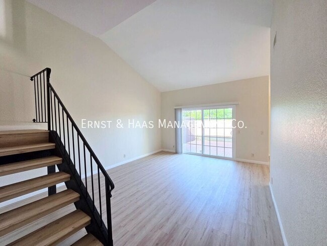 Photo - 1219 E Jay St