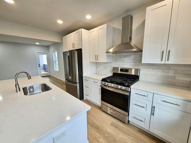 Photo - 239 W St Joseph St Unit 2