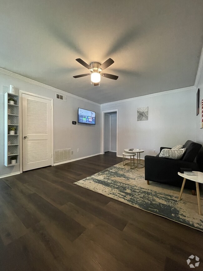 Spacious Living room - 2429 Lawrenceville Hwy Unit #8 Rental