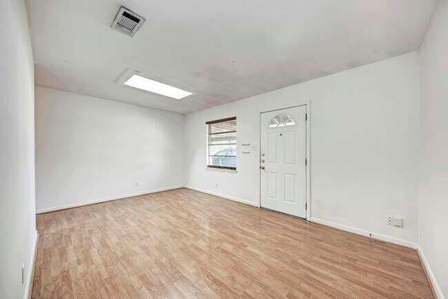 Photo - 1805 Mohle Dr