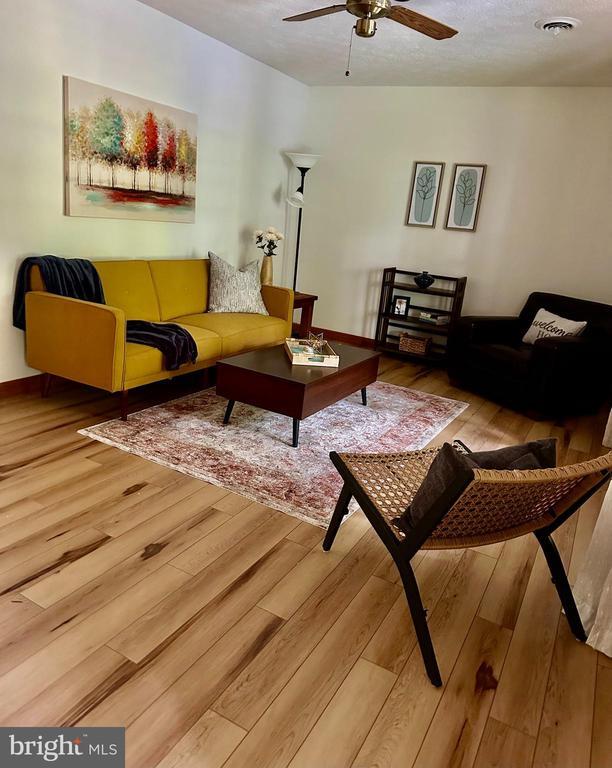 Photo - 15679 Edgegrove Rd