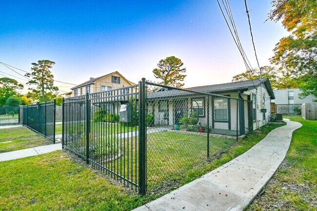 Photo - 5114 Grantwood St Unit 1