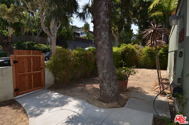 Building Photo - 3113 5th St