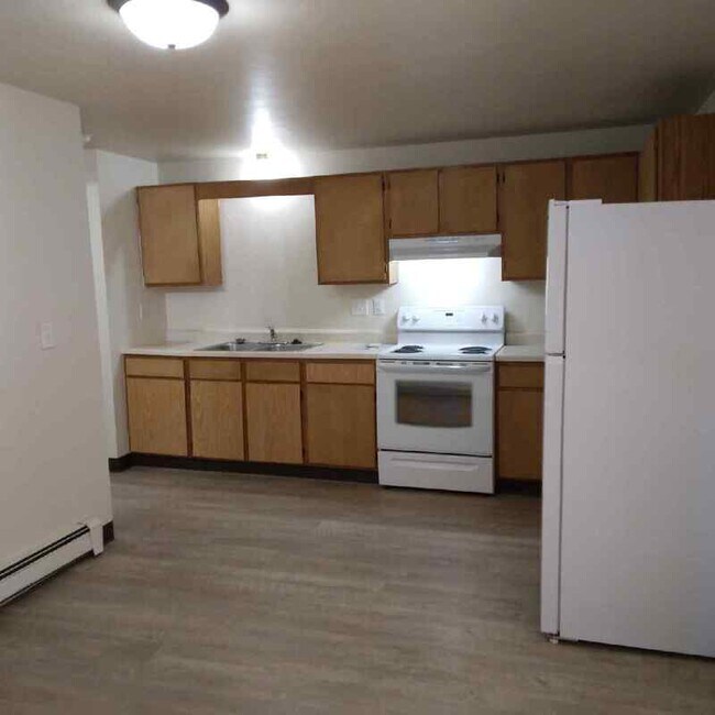 Photo - 301 Leeland St