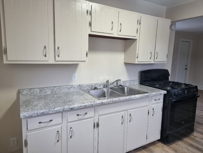 Photo - 214 N 15th St