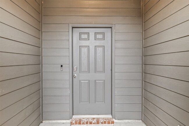 Building Photo - 20926 Belmont Village Wy