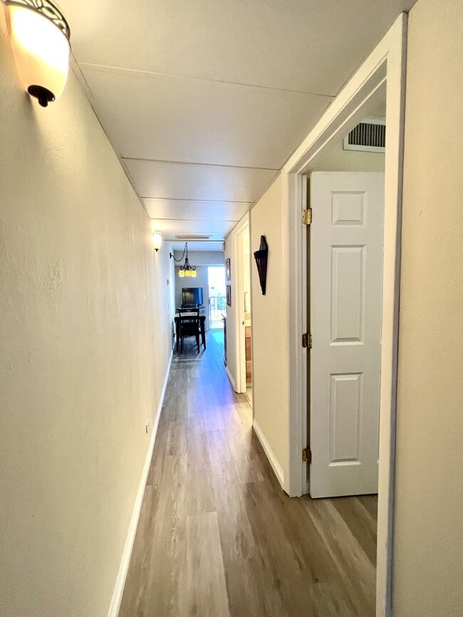 Photo - 2440 Kuhio Ave.