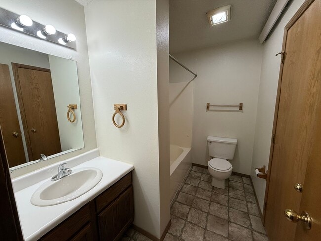 Photo - Sunrise Estates - 213 Unidad #2