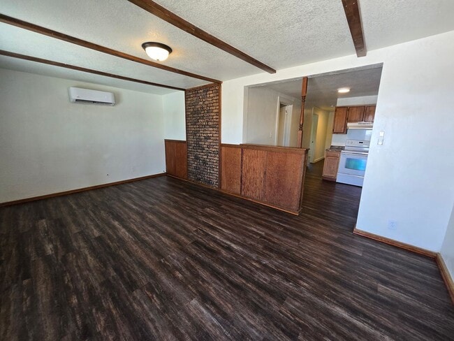 Photo - 2BD/1 BA Duplex