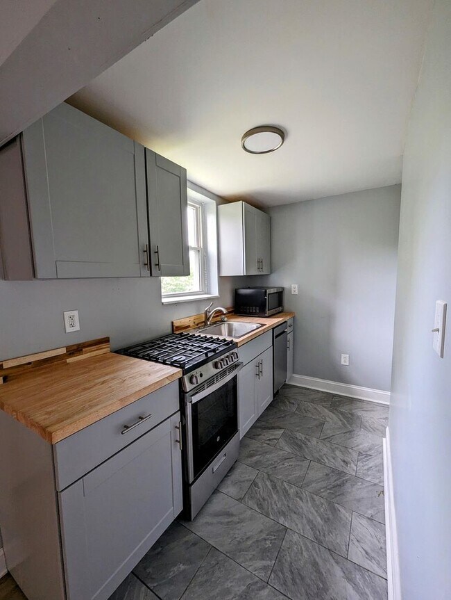 Photo - 1402 West Sycamore St. Unit Apt #1