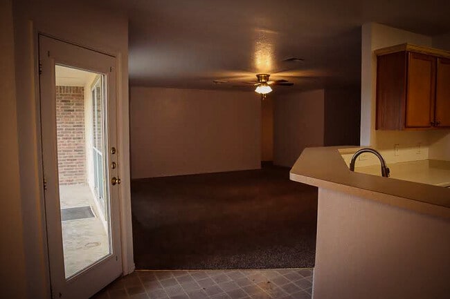 Photo - 5208 Bridle Dr