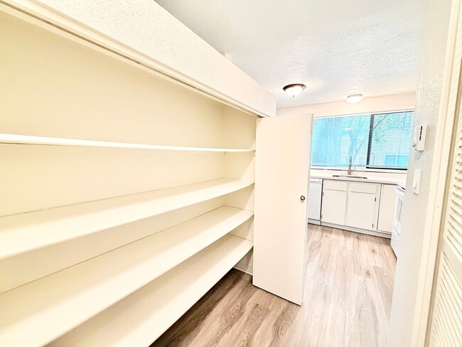 6951-6957 Montauk Circle