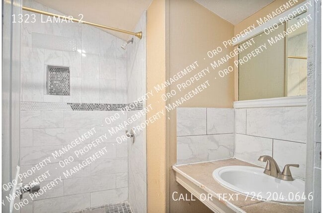 Photo - 1323 Lamar St