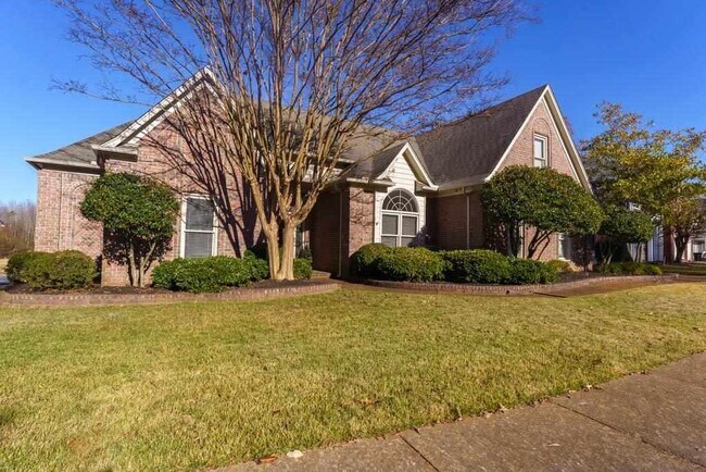 734 Gable Ln