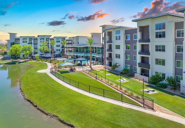 Building Photo - MAA Fountainhead Rental