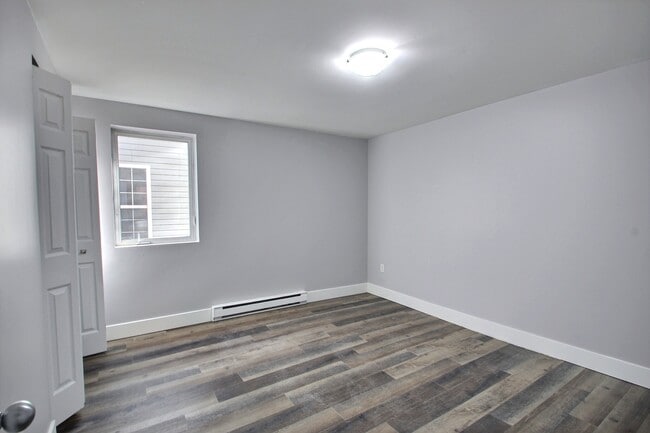 Photo - 153 St Georgeb St Unit b