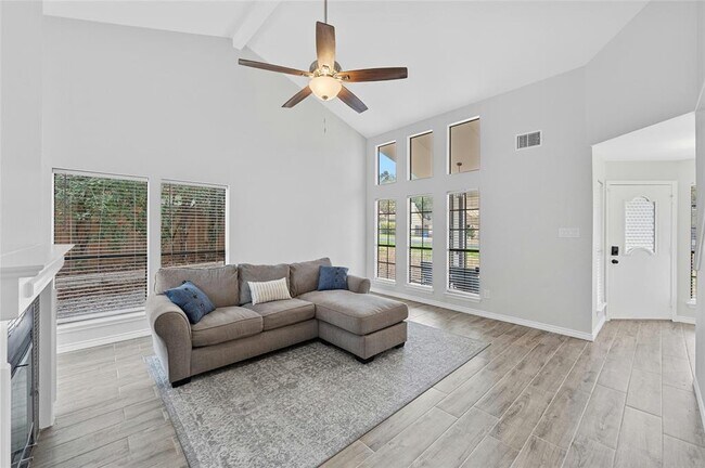 Photo - 8303 Los Ranchos Dr