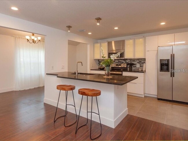 Photo - 1830 Staunton Ave