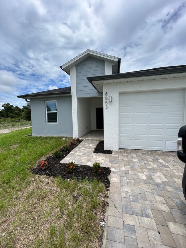 Building Photo - Duplex Unit For Rent In Port Charlotte