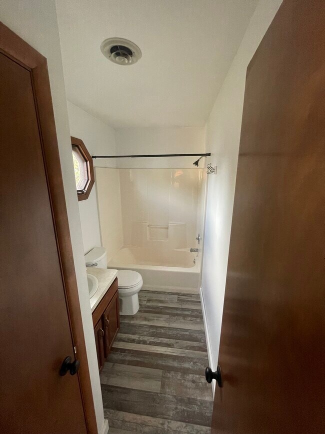 Bathroom - 81 Firestone St Unidad Upper