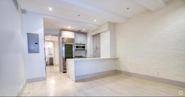 Building Photo - 3 bedroom in NEW YORK NY 10001 Unit 4F Rental