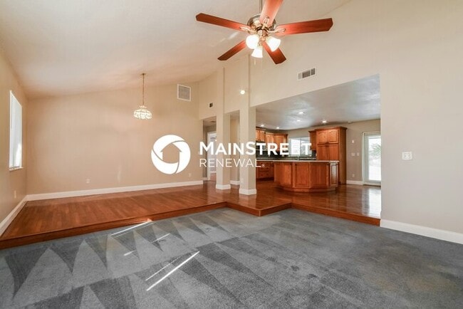 Photo - 4 Bedroom Pet-Friendly Home in LONGWOOD, FL with Main Street Renewal
