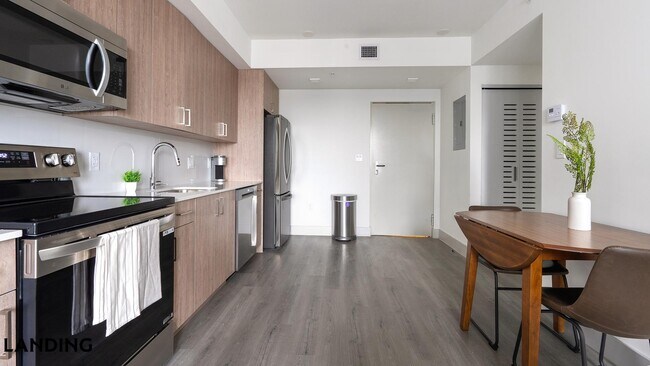 Photo - 1025 E 25th St Unit 725