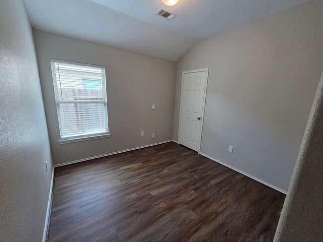Photo - 20714 Southern Wds Blvd