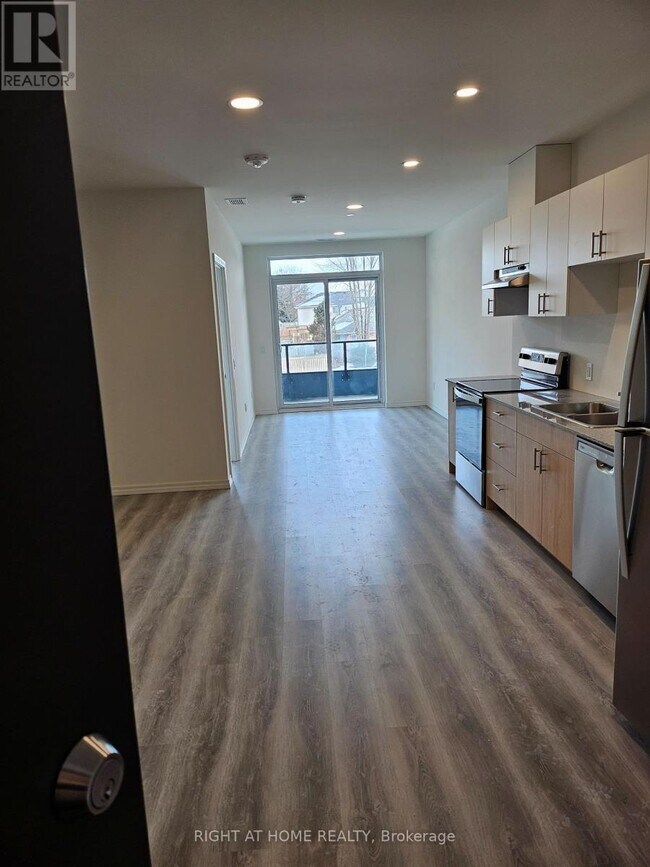 Photo - 191 Elmira Rd S Unité 217C