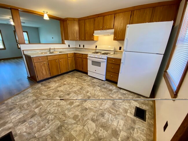 14 Maple St Unit 2
