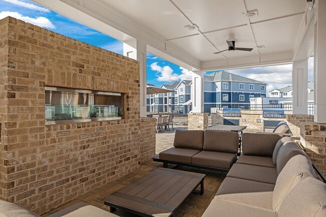 Photo - Exchange at Crestview